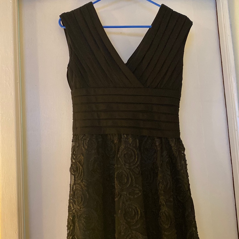 Adrianna Papell black cocktail, special occasion dress sz 8.